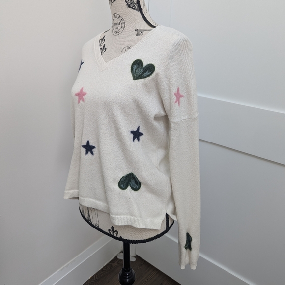Barbie-inspired v-neck sweater soft with embroidered hearts and stars - Picture 3 of 4